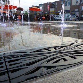 RECYFIX PRO with metropolis grating draining a fountain